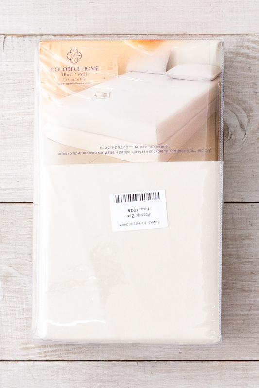 Простирадло на резинці + 2 наволочки